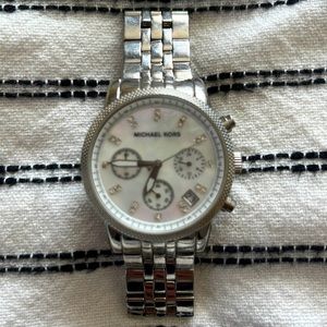 MICHAEL KORS- Runway Silver-Tone Watch